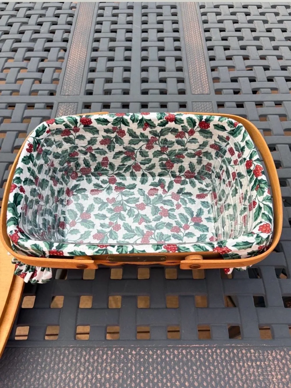 Longaberger Natural Basket with Green Knob and Holiday Trim